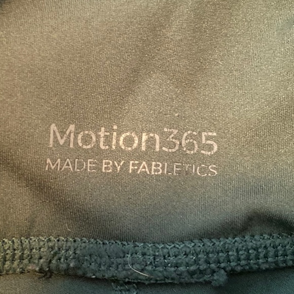 Leggings with pockets! - Picture 3 of 3